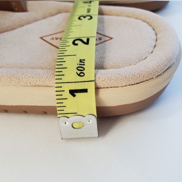 St. John's Bay brand Flip Flops Men NWOT size:Small/7-8 Tan & Brown *READ* - Picture 6 of 13